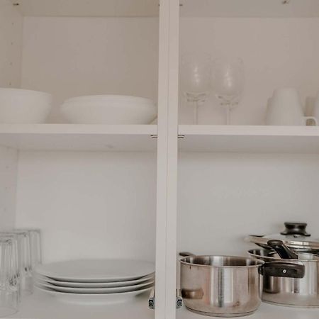 Apartment Mit Kueche, Arbeitsplatz Und Xxl Sofa Neuss Eksteriør bilde